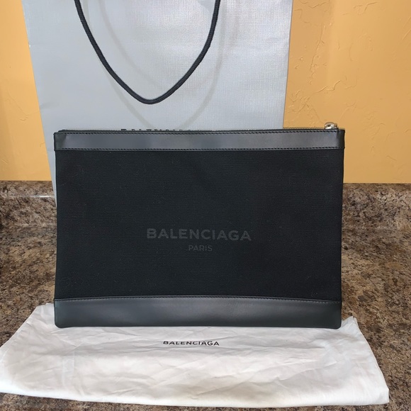 NEW BALENCIAGA CLUTCH - Picture 4 of 5